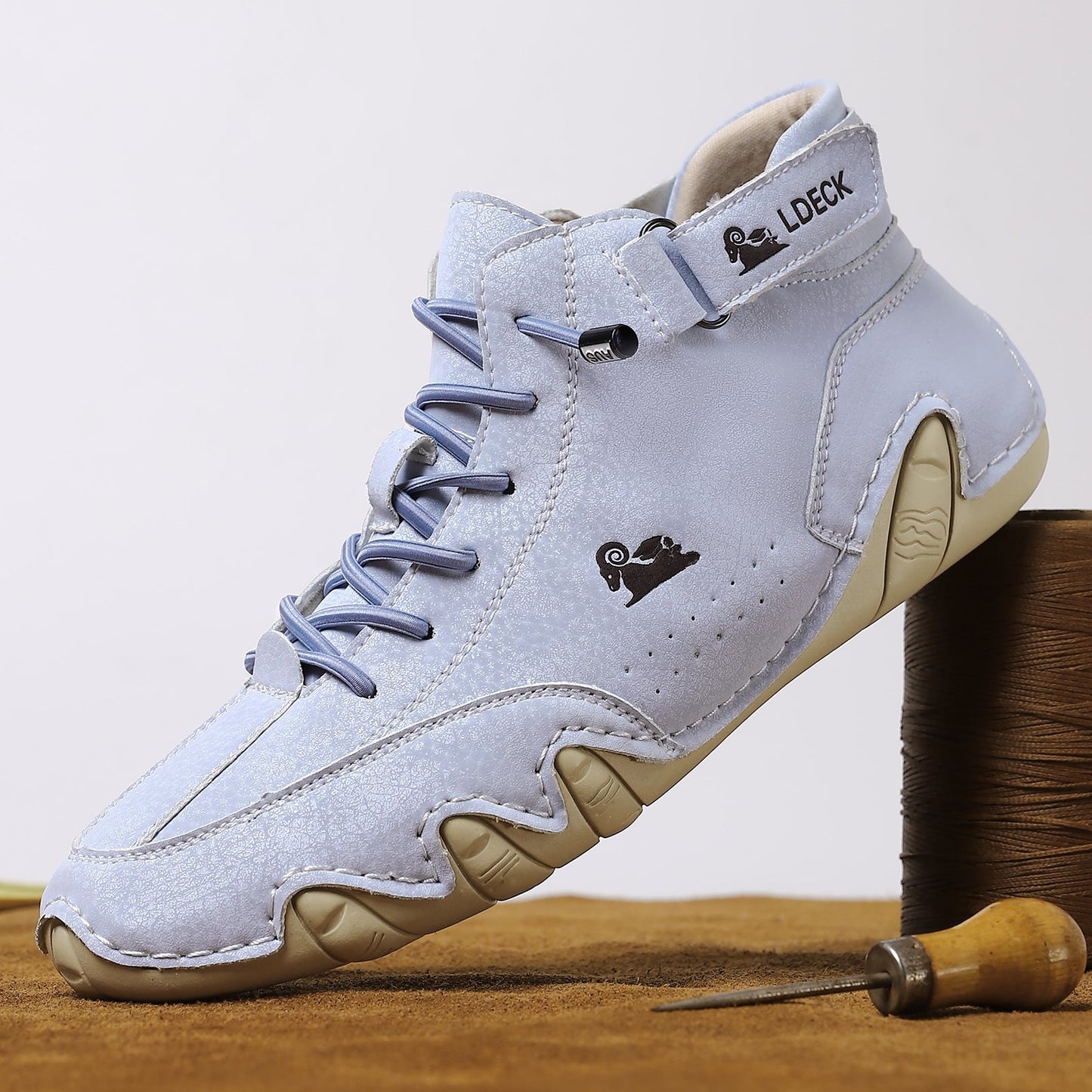 VoglDeck — Elegantní obuv navržená pro úlevu 